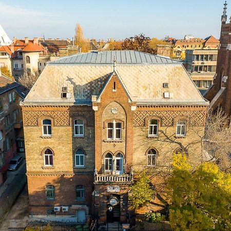Dominik Panzió Acomodação com café da manhã Budapeste Exterior foto