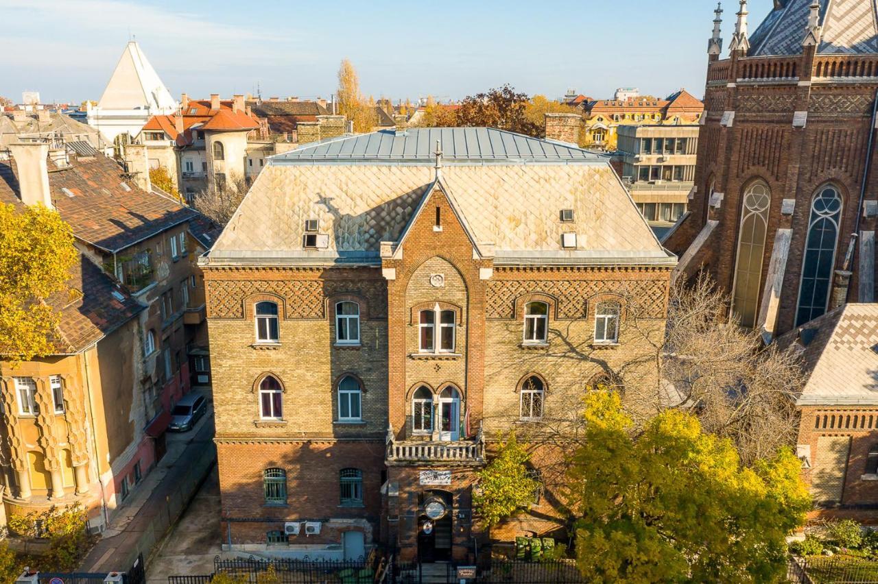 Dominik Panzió Acomodação com café da manhã Budapeste Exterior foto